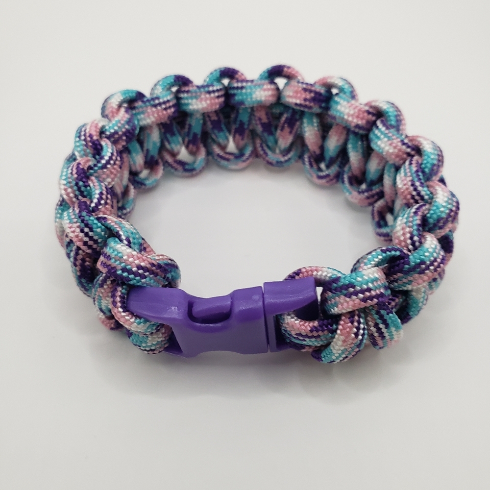 Handmade paracord bracelet